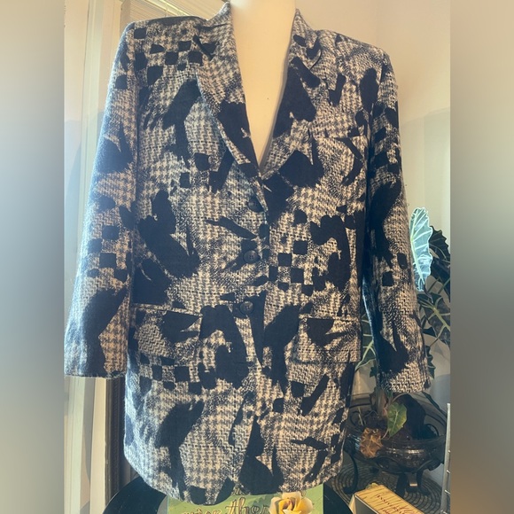 Asian Designer Abstract Patrerned Blazer